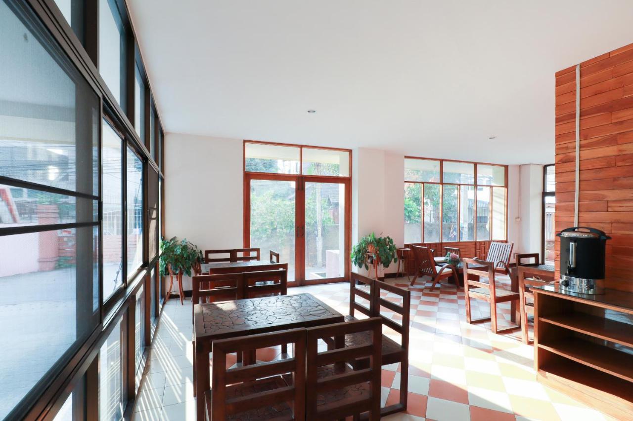 Oyo 794 Nice Mum Lodge Чиангмай Екстериор снимка